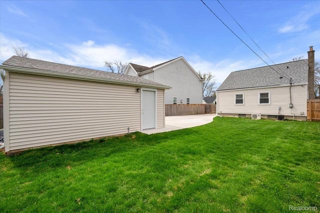 3150 Royal Avenue, Berkley, MI 48072