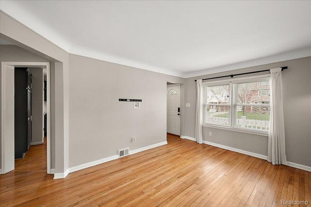 3150 Royal Avenue, Berkley, MI 48072