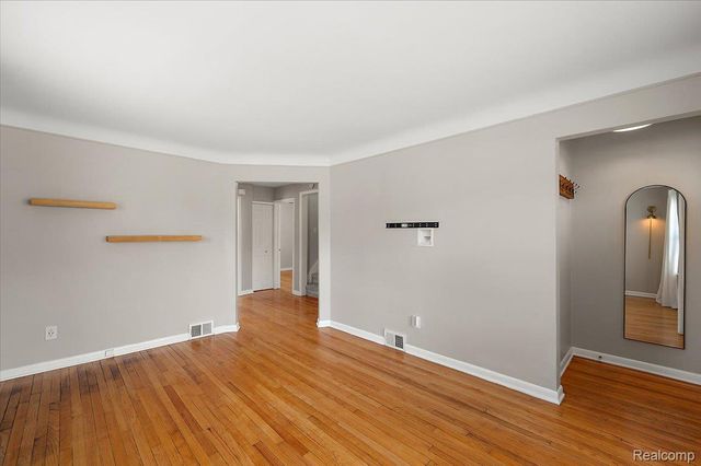 3150 Royal Avenue, Berkley, MI 48072