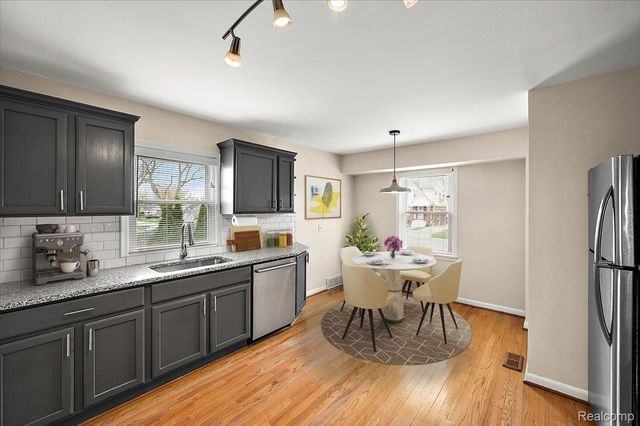 3150 Royal Avenue, Berkley, MI 48072