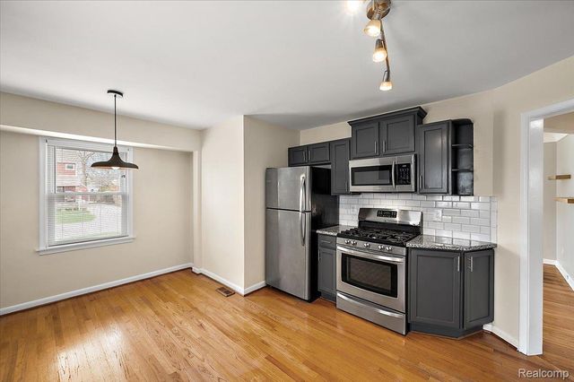 3150 Royal Avenue, Berkley, MI 48072