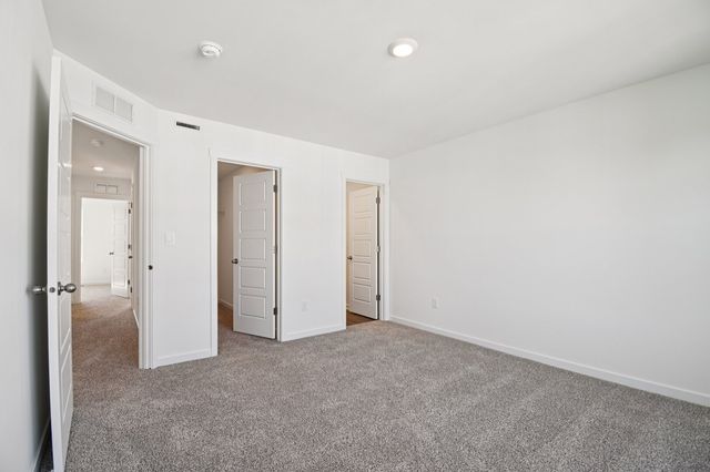 905 Briar Glen Court, Hampshire, IL 60140