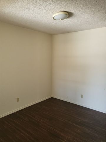 1741 Crest Grove Drive, Arlington, TX 76012