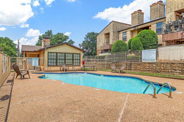 1741 Crest Grove Drive, Arlington, TX 76012