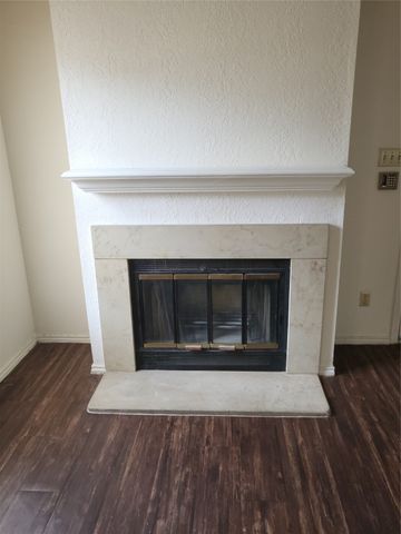 1741 Crest Grove Drive, Arlington, TX 76012