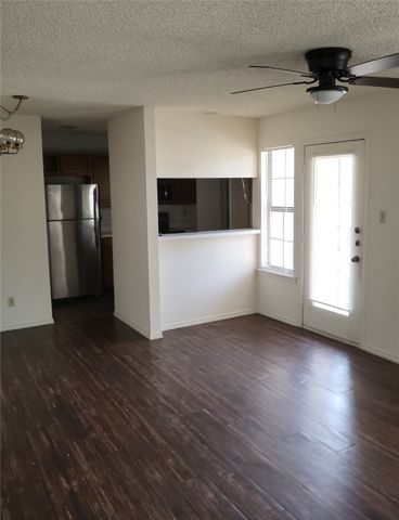 1741 Crest Grove Drive, Arlington, TX 76012