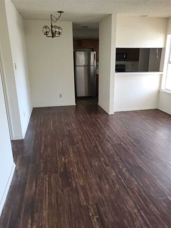 1741 Crest Grove Drive, Arlington, TX 76012