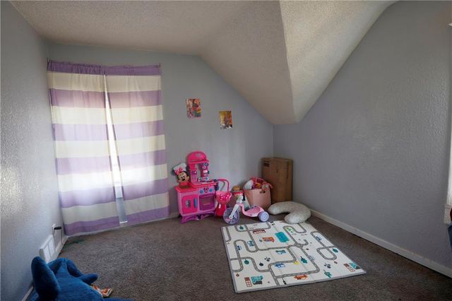 3731 Olive Street, Kansas City, MO 64109