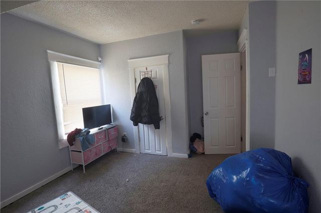 3731 Olive Street, Kansas City, MO 64109