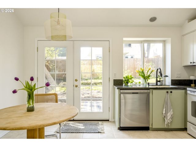 7227 Sw LINETTE Way, Beaverton, OR 97007