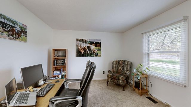 400 Olde Colony Cove, Louisville, KY 40214