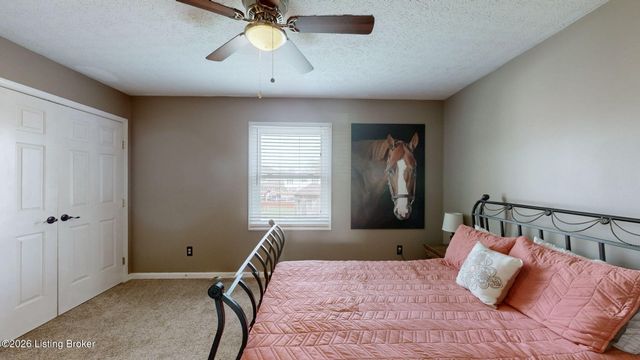 400 Olde Colony Cove, Louisville, KY 40214