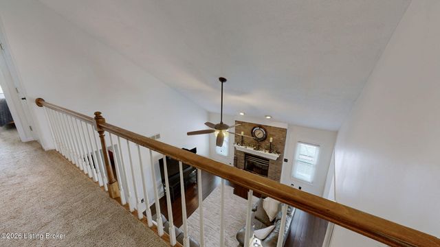 400 Olde Colony Cove, Louisville, KY 40214