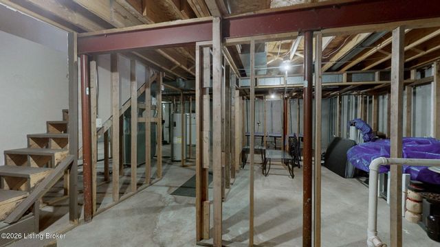 400 Olde Colony Cove, Louisville, KY 40214