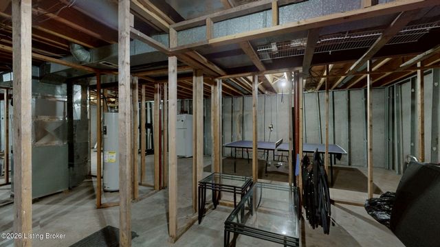 400 Olde Colony Cove, Louisville, KY 40214