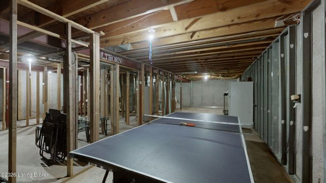 400 Olde Colony Cove, Louisville, KY 40214