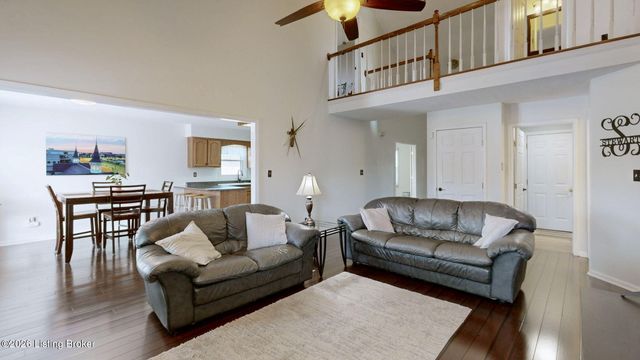 400 Olde Colony Cove, Louisville, KY 40214