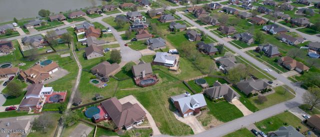 400 Olde Colony Cove, Louisville, KY 40214