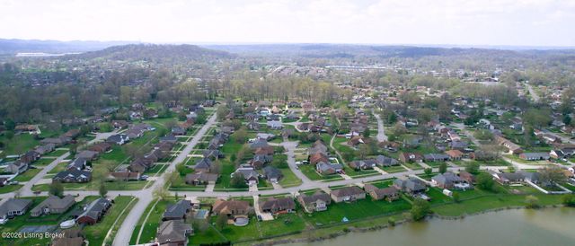 400 Olde Colony Cove, Louisville, KY 40214