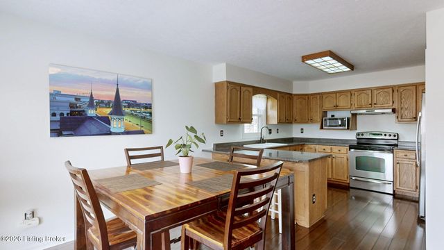 400 Olde Colony Cove, Louisville, KY 40214