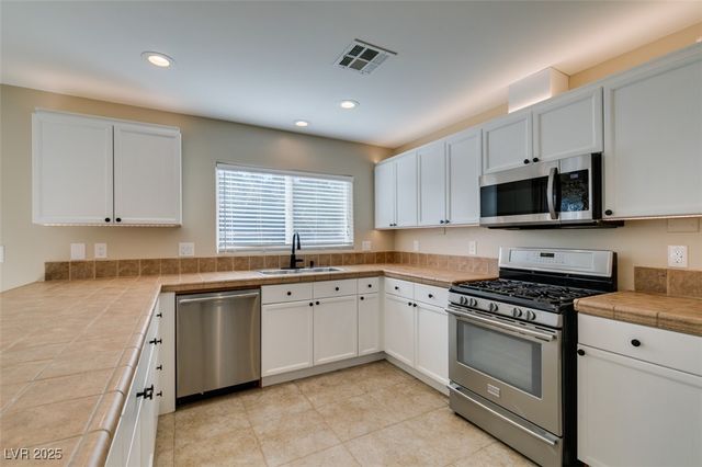 25 Precipice Court, Henderson, NV 89002