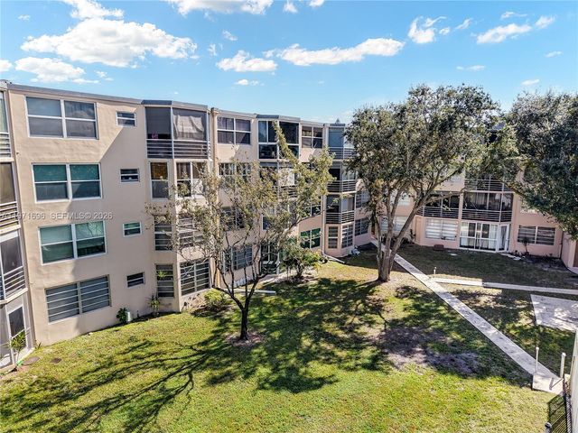 1401 NE 191st St D204, Miami, FL 33179