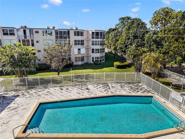 1401 NE 191st St D204, Miami, FL 33179