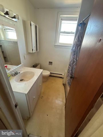 134 PUTCAN AVE, Essington, PA 19029