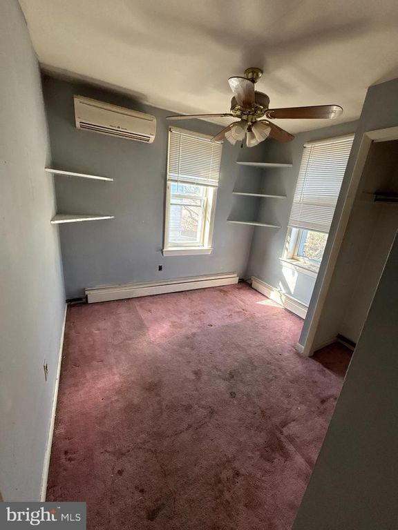 Image 10 of property listing at 134 PUTCAN AVE, Essington, PA 19029