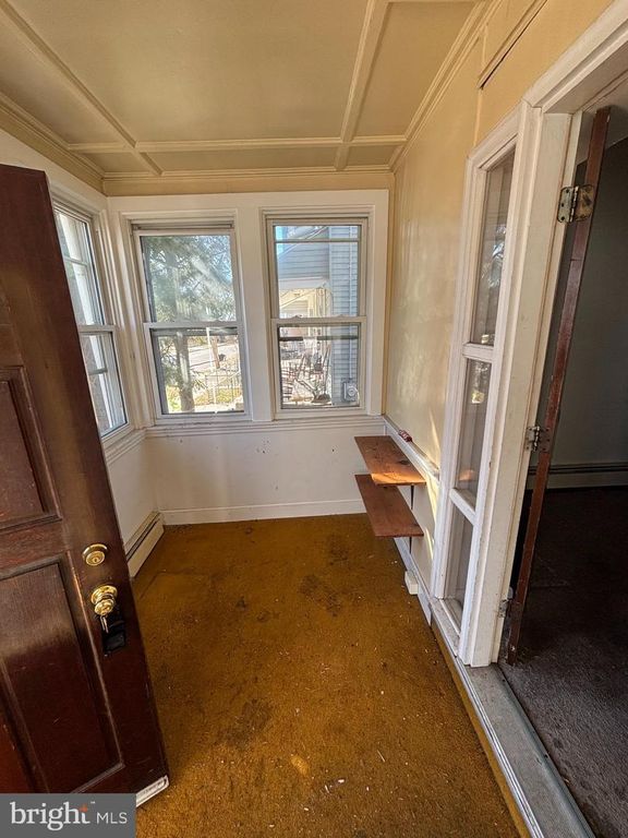 Image 4 of property listing at 134 PUTCAN AVE, Essington, PA 19029