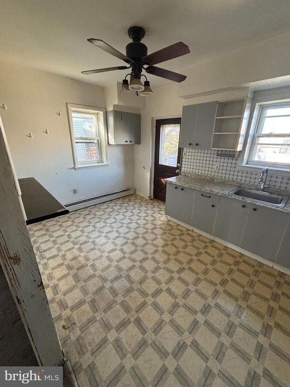 Image 6 of property listing at 134 PUTCAN AVE, Essington, PA 19029