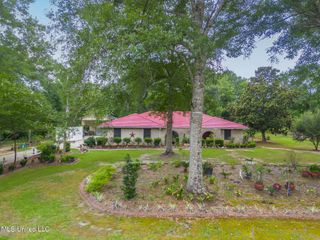 18581 W Wortham Road, Saucier, MS 39574