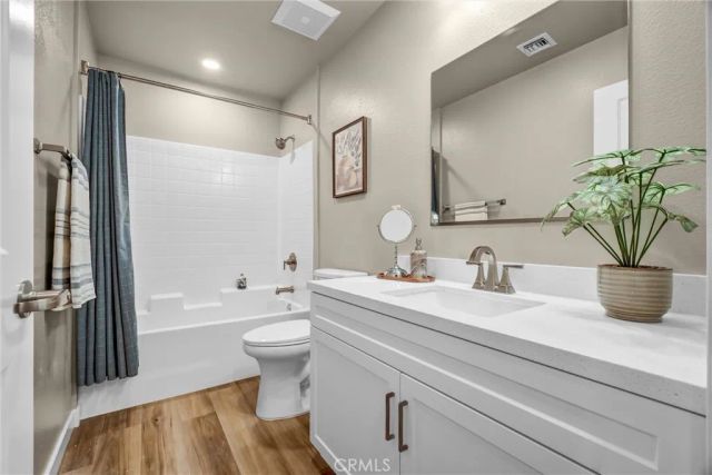 1336 Locust Avenue 3, Long Beach, CA 90813