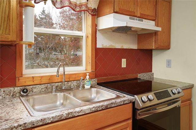 427 Pine Street, Wellsville, KS 66092