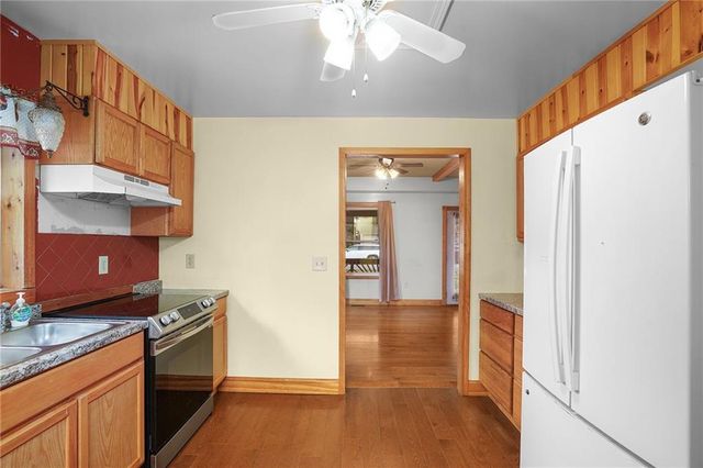 427 Pine Street, Wellsville, KS 66092