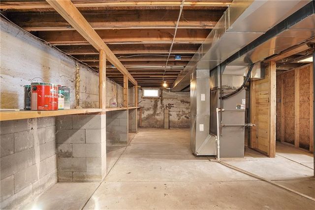 427 Pine Street, Wellsville, KS 66092