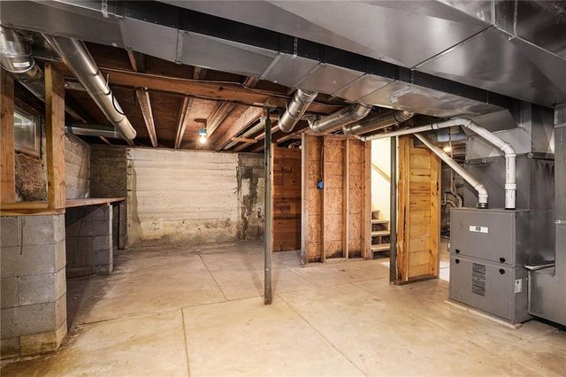 427 Pine Street, Wellsville, KS 66092