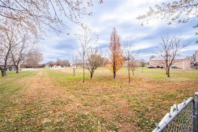 427 Pine Street, Wellsville, KS 66092