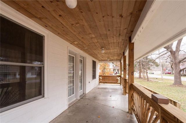 427 Pine Street, Wellsville, KS 66092