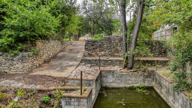 2808 Sky Harbour Drive, Granbury, TX 76049
