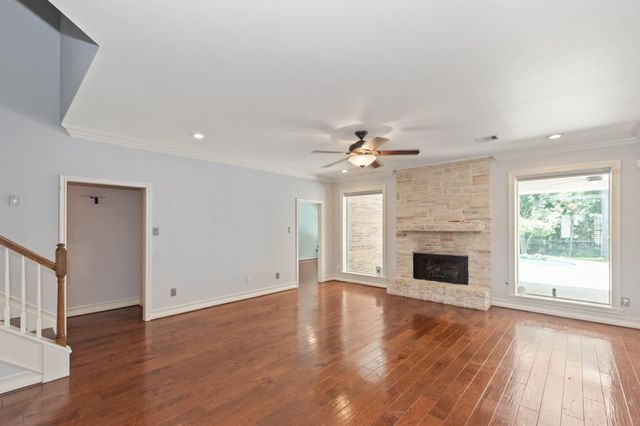 23 Vista Mill Place, The Woodlands, TX 77382