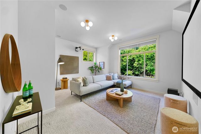 6227 Whitaker Lane SE, Snoqualmie, WA 98065