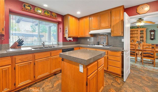 2890 Longspur Drive, Fullerton, CA 92835