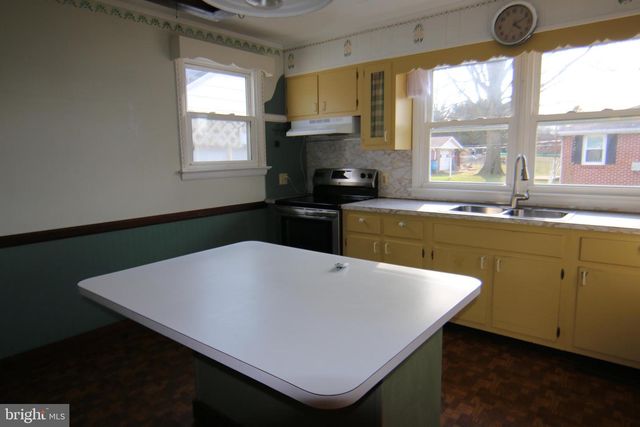 175 CROOKED HILL RD, Hummelstown, PA 17036