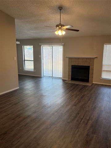 6206 Fernwood Drive, Arlington, TX 76001