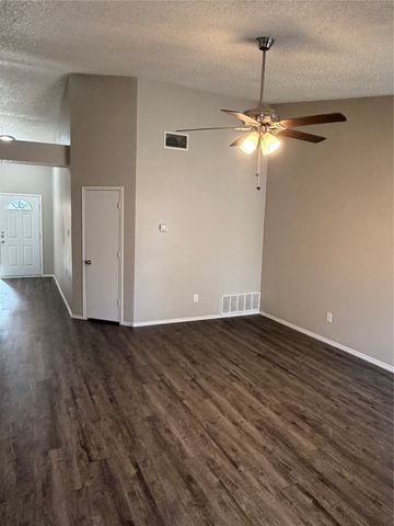 6206 Fernwood Drive, Arlington, TX 76001
