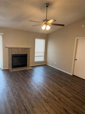 6206 Fernwood Drive, Arlington, TX 76001