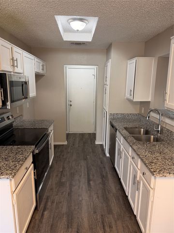 6206 Fernwood Drive, Arlington, TX 76001