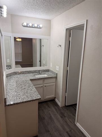 6206 Fernwood Drive, Arlington, TX 76001