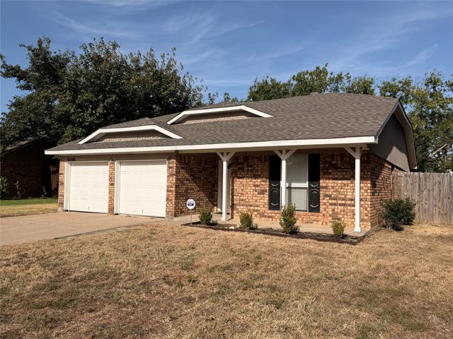 6206 Fernwood Drive, Arlington, TX 76001